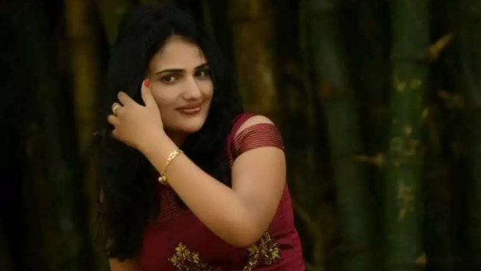 শাশুড়ি, ননদের অত্যাচার, পণের চাপে আত্মঘাতী গায়িকা
