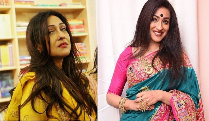 বিকিনি পরে সুইমিং পুলের পাশে, ছবি শেয়ার করলেন লাস্যময়ী ঋতুপর্ণা