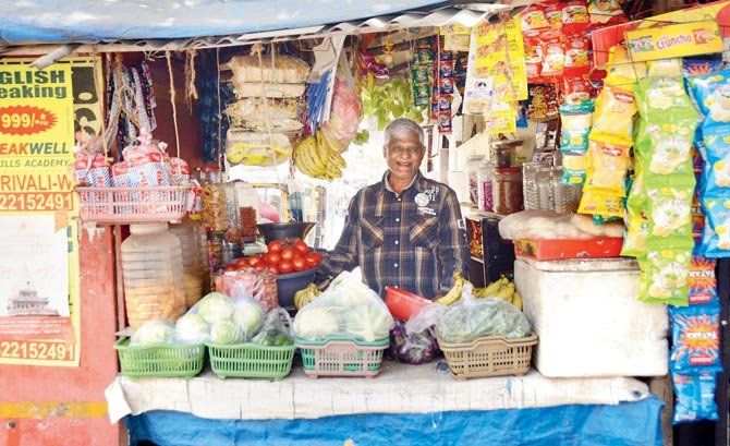সবজির দোকানে রাঁধার বাবা ওমপ্রকাশ