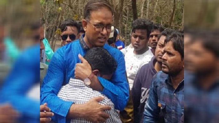 স্বজনদের হারিয়ে পদ্মার পাড়ে কাঁদছেন বর রুমন