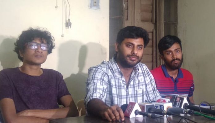 বামপন্থীরা লড়াই করে এক ঢিলে দুটো পাখি মারে- TMCP ও ABVP, জয় পেয়ে কটাক্ষ এসএফআইয়ের