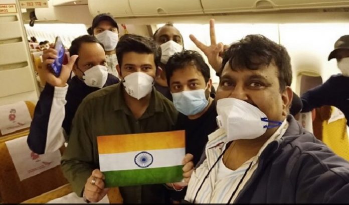 করোনাভাইরাস: জাপানে নোঙর করা জাহাজ ও চিনের উহান প্রদেশ থেকে দেশে ফিরলেন ১৯৫ জন ভারতীয়