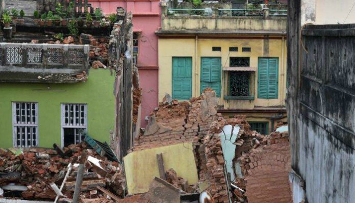 মেট্রোর কাজে একের পর এক বাড়ি ভাঙার স্মৃতি ফিরল বৌবাজারে