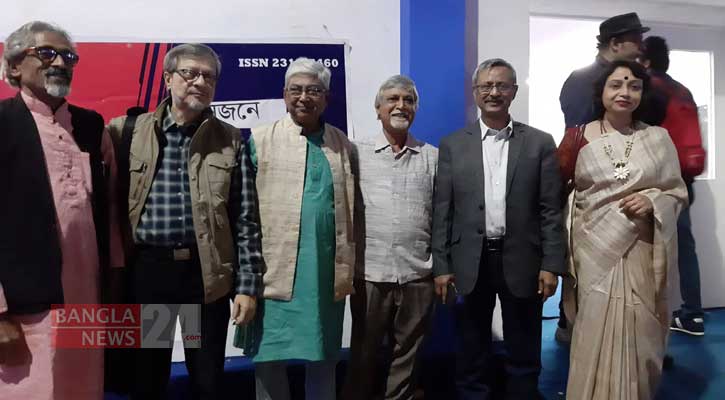 অনুষ্ঠানমঞ্চে সম্মাননাপ্রাপ্তদের একাংশ ও অতিথিরা। ছবি: বাংলানিউজ