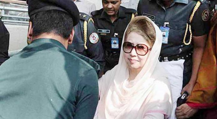 চিকিৎসার জন্য বিএসএমএমইউতে আনা হয় বিএনপি চেয়ারপারসন খালেদা জিয়াকে
