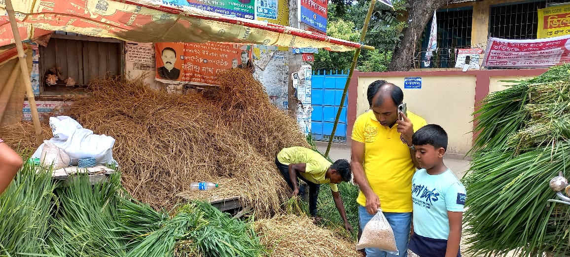 ঈদুল আজহাকে সামনে রেখে ব্রাহ্মণবাড়িয়ায় চাহিদা বেড়েছে গো-খাদ্যের।